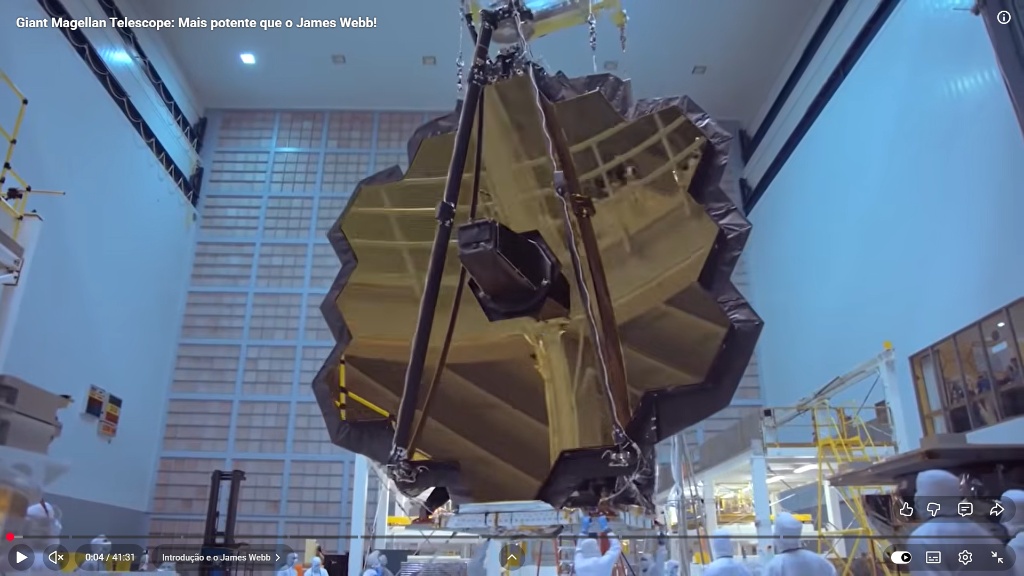 Espelhos dourados do Telescópio Espacial James Webb sendo preparados em uma sala limpa